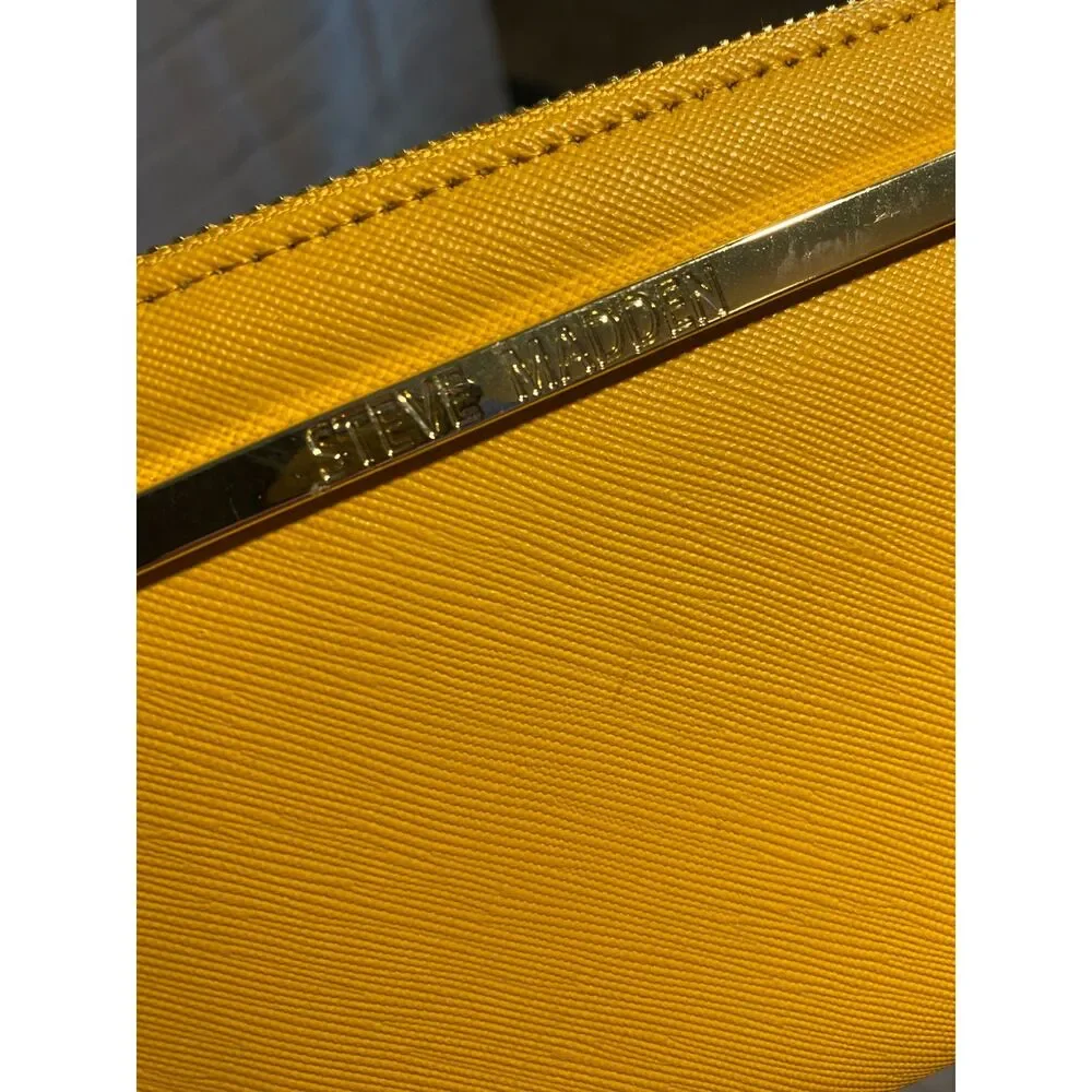Steve Madden Wristlet/Wallet Like New Mustard Colored Zipper Close